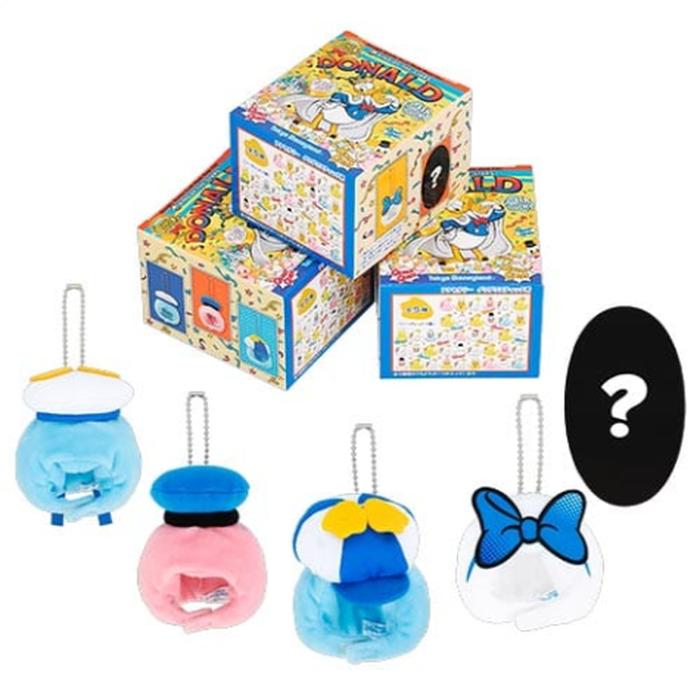 Donald Random Keychain Set get 5pcs 