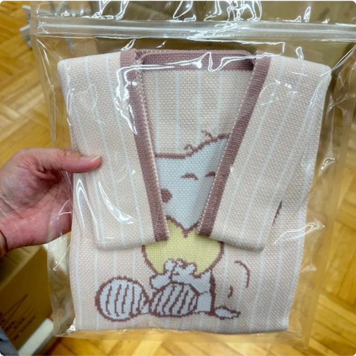 Snoopy pink knit bag