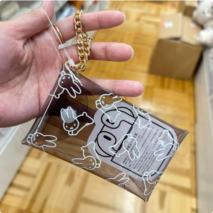 Miffy Acrylic Pouch can be hung on Brown's bag