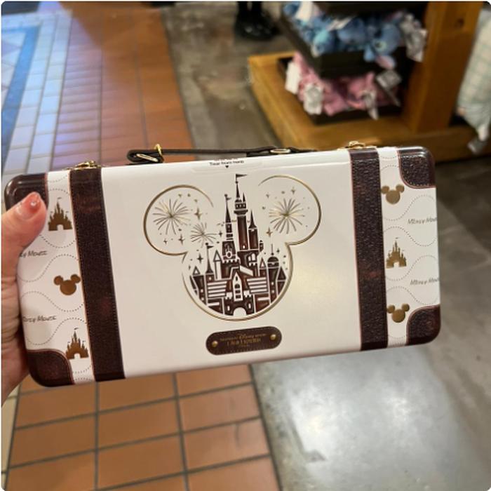 Choco Tincase like a suitcase - Fill in chocolate