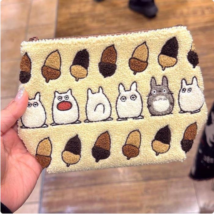 Totoro Hokomoko Embroidery Series Pouch Ivory
