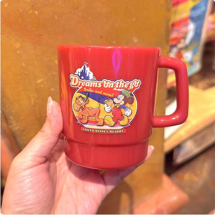 Plastic cup red