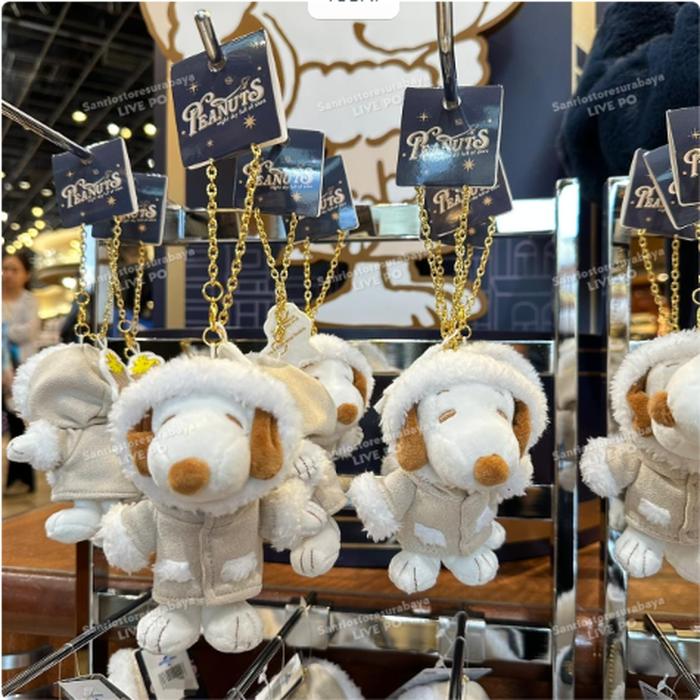 Snoopy bag charm winter usj edition