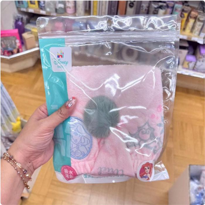Ariel Shampooing Hats