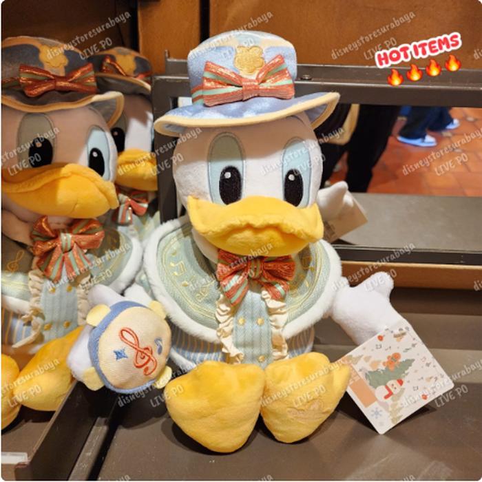 Winter Holiday - Plush Donald 