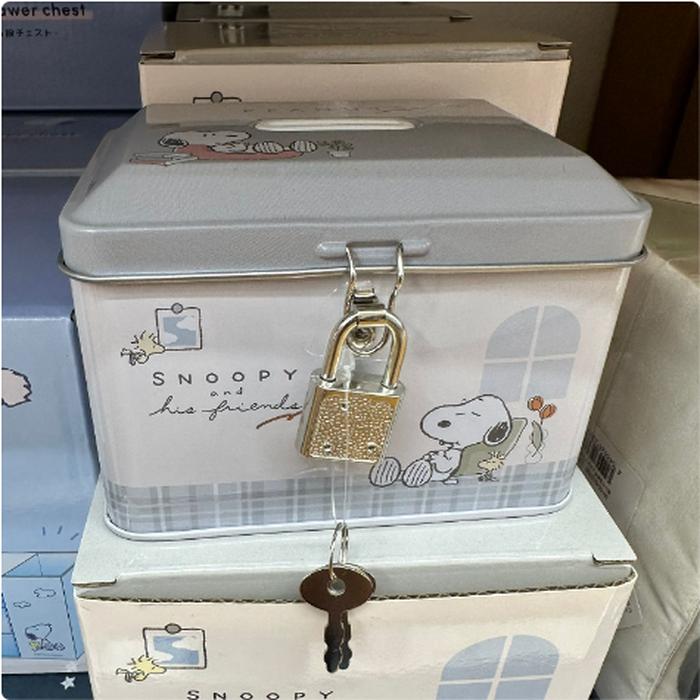 Snoopy can bank