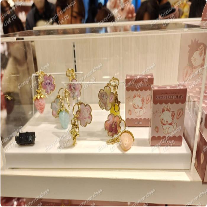 Strawberry Secret Keychain @Each 