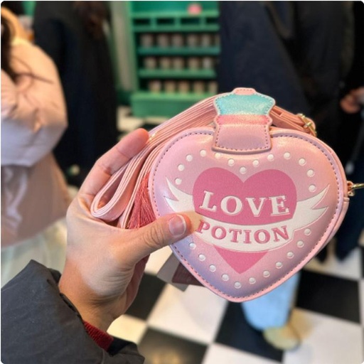 [24/1/2025-21.20-680] Love Potion - Shoulder Pouch