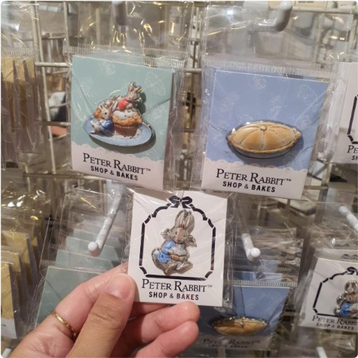[3/11/2025-15:11-160] Pin Badges Peter Rabbit