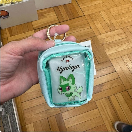 [16/03/2025-09:35-235] Carabiner Pvc Pouch Pokemon Green