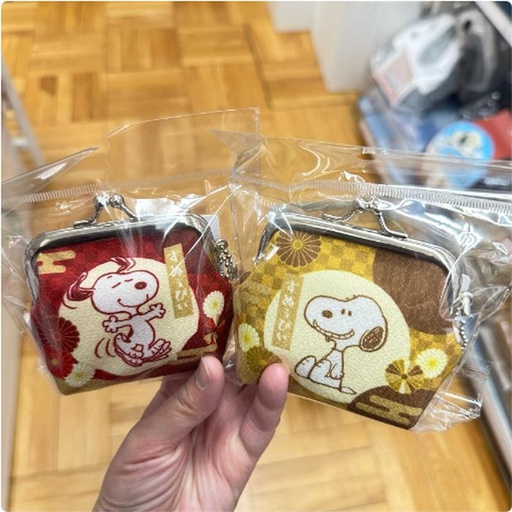 [16/03/2025-10:37-120] Snoopy Coin Pouch Gamaguchi Red / Yellow @Each