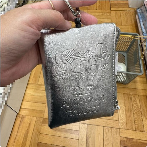 [16/03/2025-10:45-295] Reel Pass Case Snoopy Silver Zipper