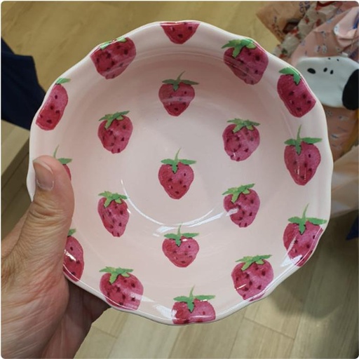 [16/03/2025-15:20-335] Strawberry Ceramic Bowl AfternoonTea