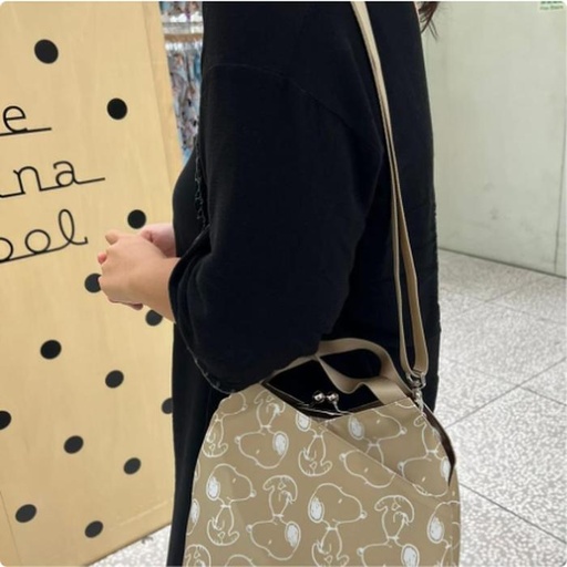[10/4/2024-15:20-None1950] Beige bag snoopy 