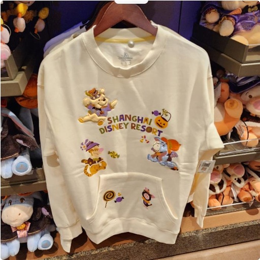 [10/14/2024-14:17-780] Halloween Sweater Pooh 