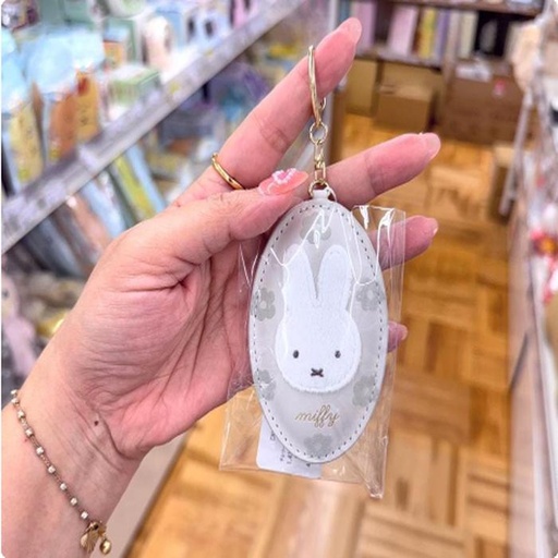 [11/2/2024-13:02-175] Miffy Keychain Gray
