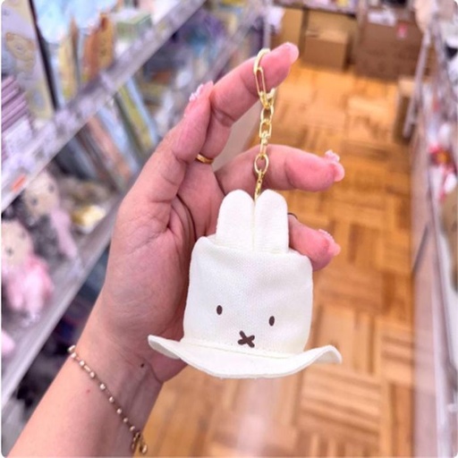 [11/2/2024-13:16-220] Miffy Keychain Hat Shape