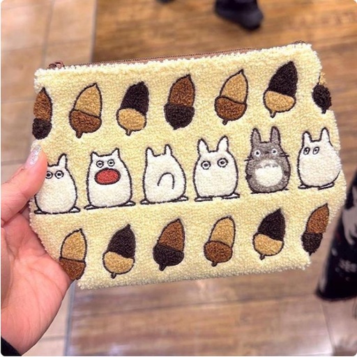 [11/3/2024-12:03-560] Totoro Hokomoko Embroidery Series Pouch Ivory