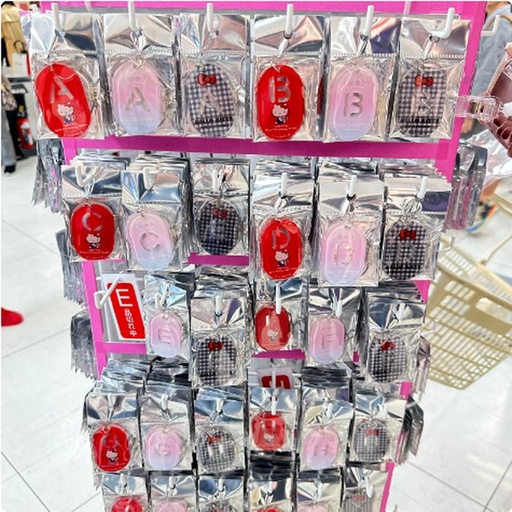 [11/3/2024-16:19-150] Keychain Sanrio alphabet motif