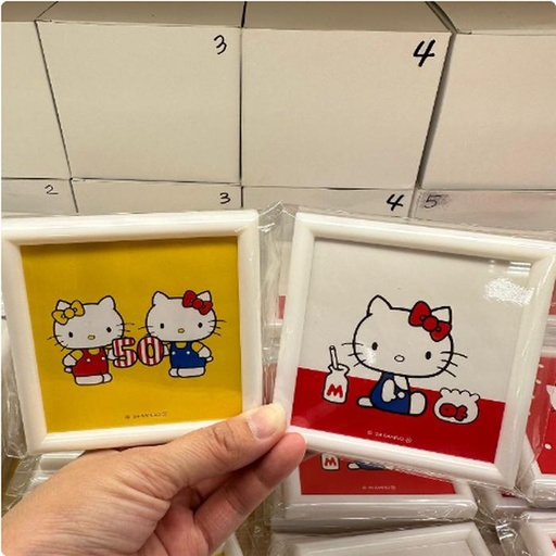 [11/3/2024-17:35-115] Mini frame Hello Kitty