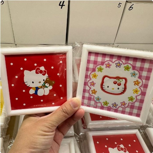 [11/3/2024-17:35-115] Mini frame Hello Kitty