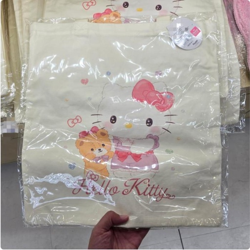 [11/3/2024-20:54-335] Hello Kitty Totebag Tiny Chum