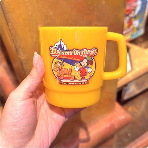[11/4/2024-11:32-240] Plastic cup yellow