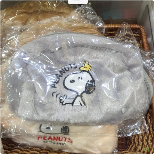 [11/6/2024-12:08-210] Snoopy Boa Pouch Gray