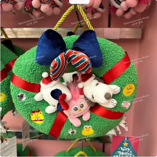 [11/6/2024-18:10-710] Wreath Snoopy Sesame and HK Christmas Usj