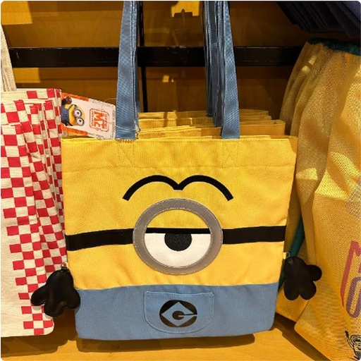 [11/7/2024-10:14-620] Minion tote bag, right and left there is a small hand