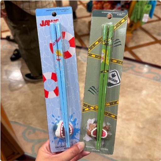 [11/7/2024-11:00-410] Jaws / Dinosaur Chopstick and Chopstick Rest USJ