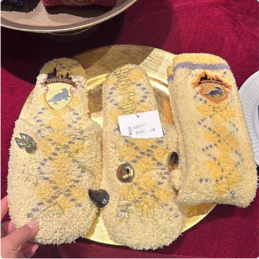 [11/7/2024-15:54-990] Room Slipper plus Sock Hufflepuff