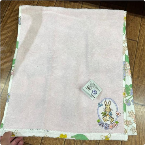 [11/9/2024-11:33-195] Peter Rabbit Face Towel Pink