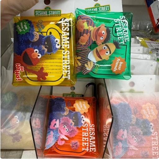 [11/9/2024-14:18-110] Sesame Street Carabiner Keychain Pvc Pouch