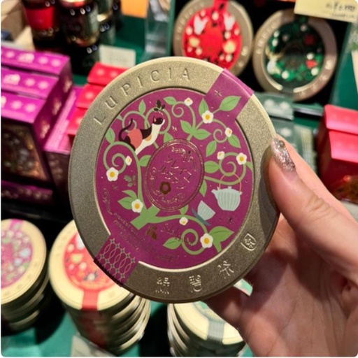 [11/10/2024-12:06-240] Soleil Levin: It is a green tea with a refreshing flavor that means "Japan, the country where the sun rises" in french.High-Quality Japanese Tea with the refreshing aroma of white grapes and citrus

50g Lupicia Tea