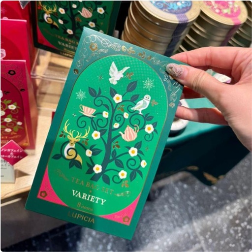[11/10/2024-12:15-230] Lupicia Variety Tea Bag Set 8 Pcs

This is the kind of taste:
5101 AFTERNOON TEA
5201 earl gray.
5261 Apple Tea.
5533 Cassis and Blueberry
5617 Royal Rose
7005 Golden GUI
8284 White Peach Sencha
9202 Piccolo