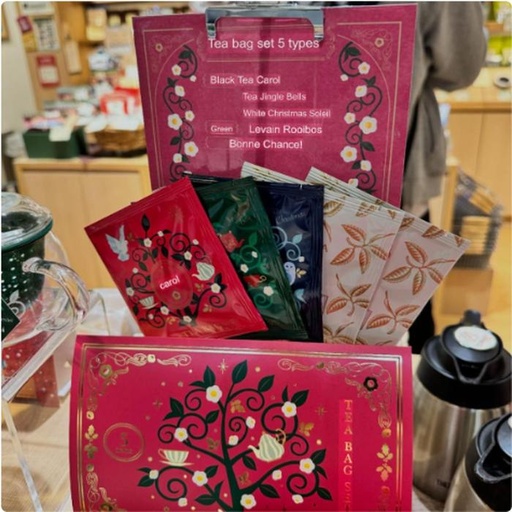 [11/10/2024-12:24-180] Lupicia set contents 5 pcs christmas tea bag 

This is the feeling of the DPT:
5516 Carol.
5524 White Christmas.
5584 Jingle Bells.
8549 Leil Levant
9229 Bonne Chance