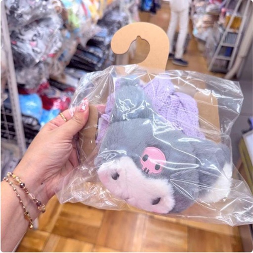 [11/12/2024-15:22-325] Sanrio Kuromi's children's scarf