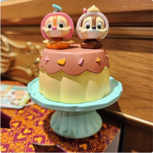 [11/21/2024-10:14-480] Dale Cupcake Chip Resin Figure 