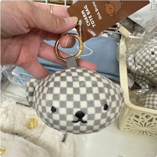 [12/19/2024-12:52-390] Boris Charm Totebag Exclusive