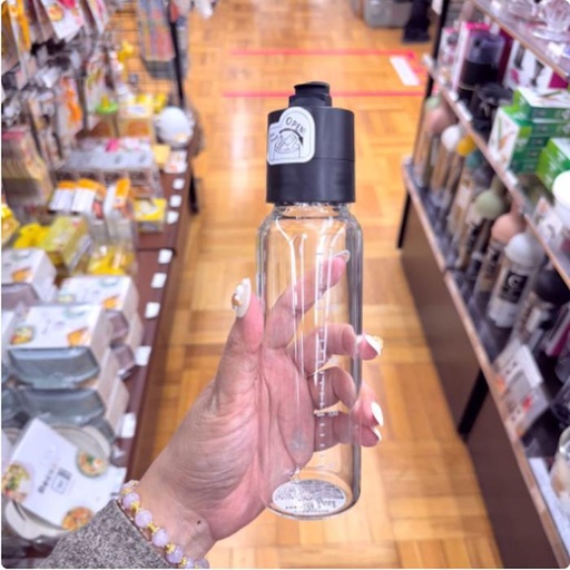 [12/23/2024-15:07-330] Dressing bottle can be filled with mayo oil etc.