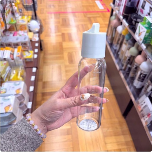 [12/23/2024-15:08-330] Dressing bottle can be filled with mayo oil etc.