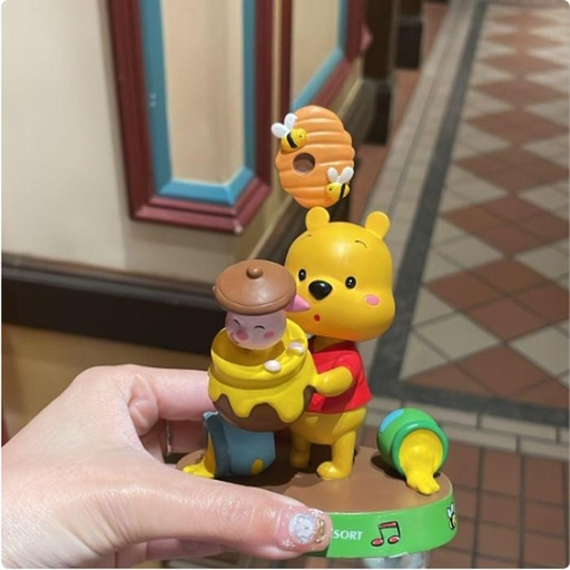 [12/29/2024-17:11-440] Paper Clip Bobble Head Pooh 