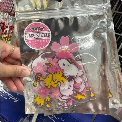 [1/25/2025-14:21-130] Sakura Snoopy Flake Sticker