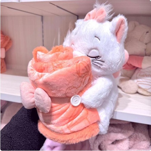 [1/18/2025-21:38-440] Marie Blanket Set with Plush