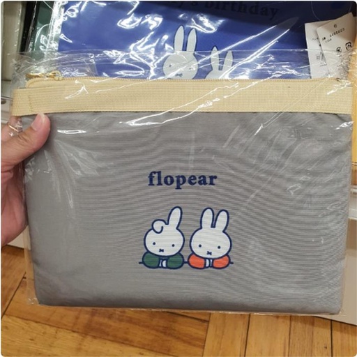 [1/20/2025-10:03-395] Miffy Flat Pouch Gray