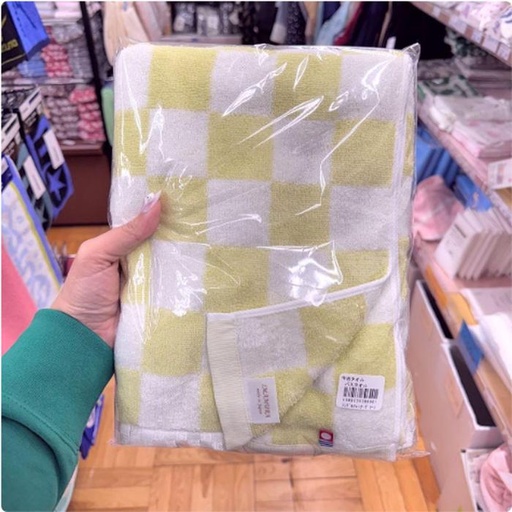 [1/21/2025-16:06-380] Bath Towel Imabari Japan Motifs Yellow Boxes